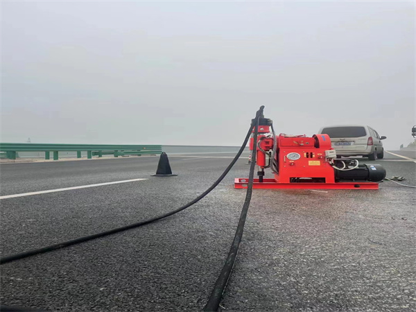 昭平马路路基路面开裂下沉注浆加固灌浆